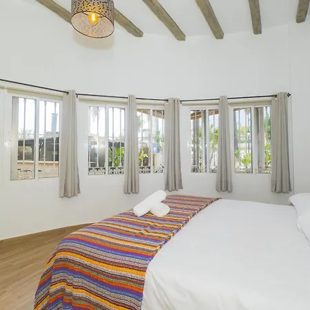 Cubo's Casa El Candil 8 Pax Holiday home