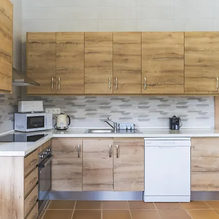 Cubo's Casa El Candil 8 Pax Holiday home